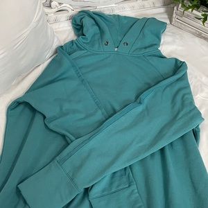 Soft athletic blue sweatshirt!!!🌟